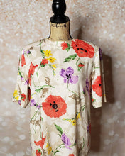 Load image into Gallery viewer, Floral Wave Vintage Top

